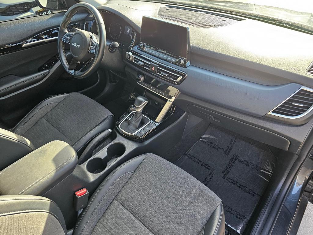 used 2023 Kia Seltos car, priced at $23,914