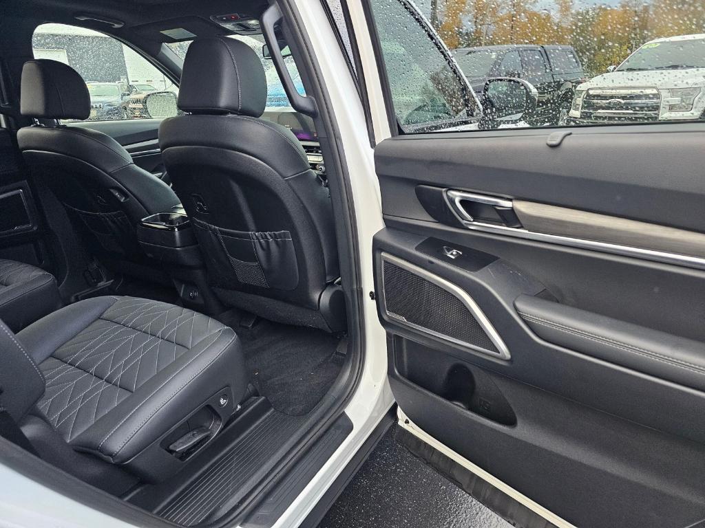 used 2024 Kia Telluride car, priced at $35,618