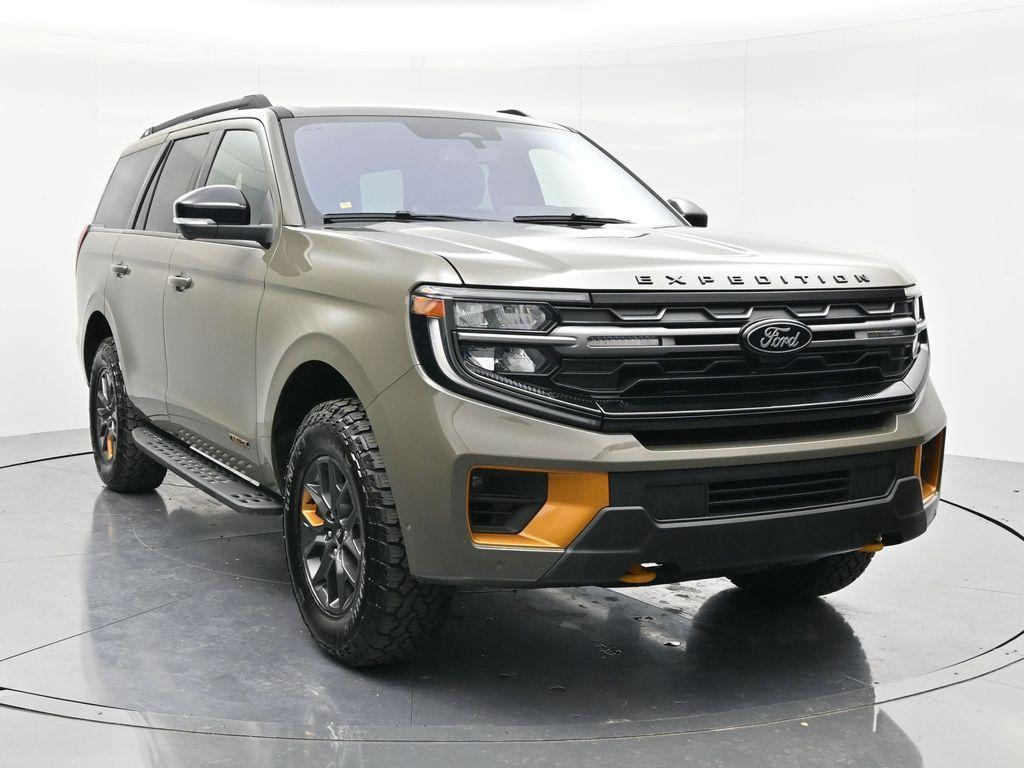 used 2025 Ford Expedition car, priced at $74,500