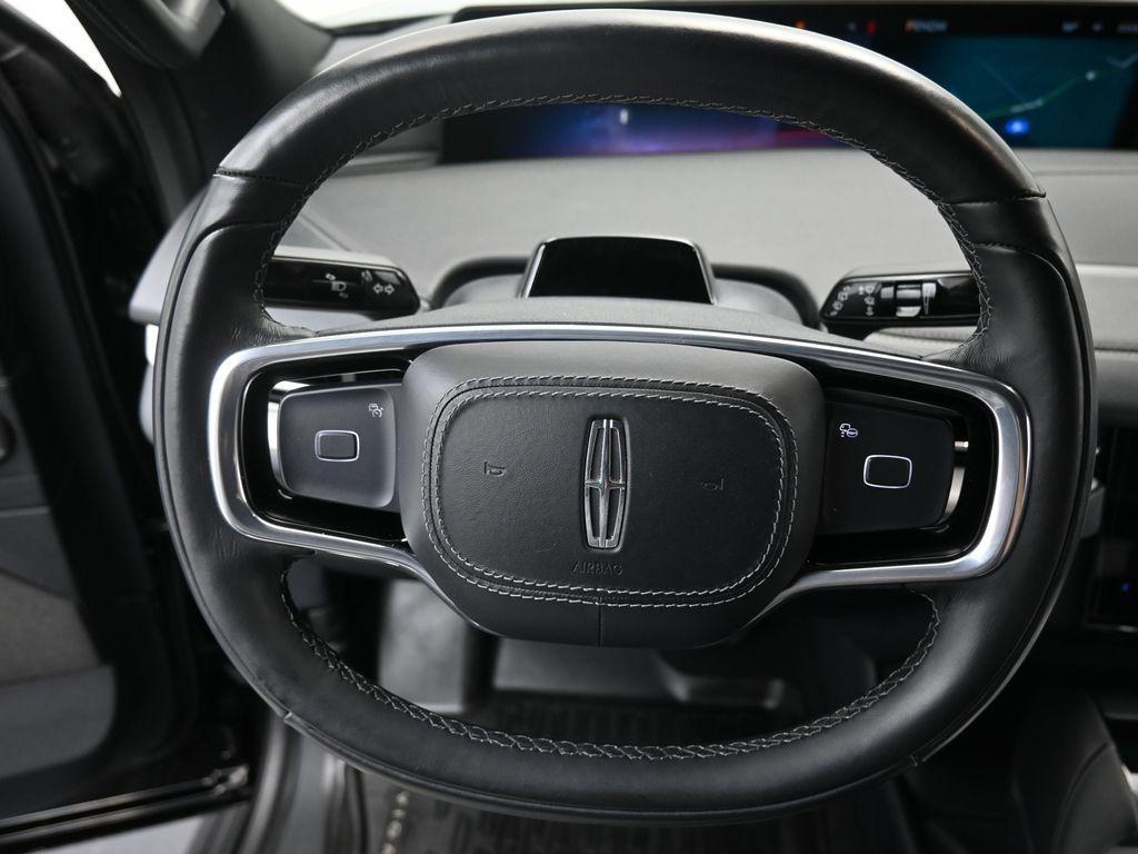 used 2025 Lincoln Navigator L car, priced at $87,000