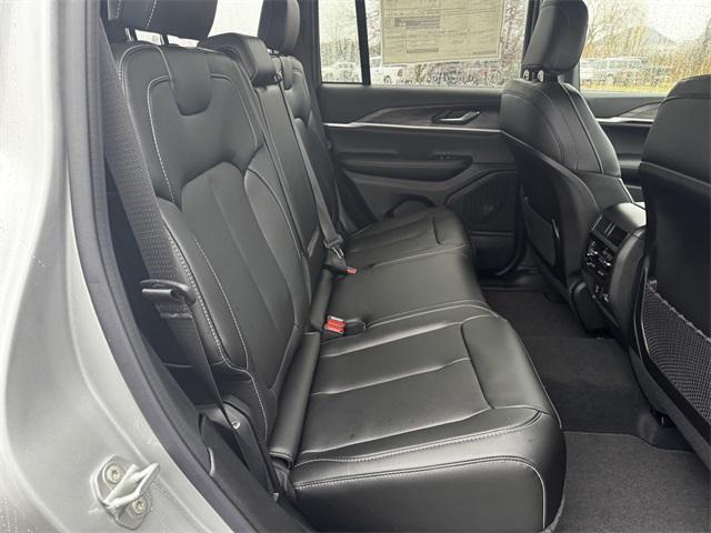 new 2025 Jeep Grand Cherokee car, priced at $47,998