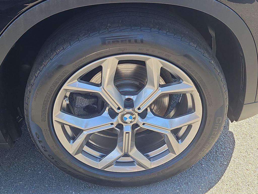 BMW X3 view 10