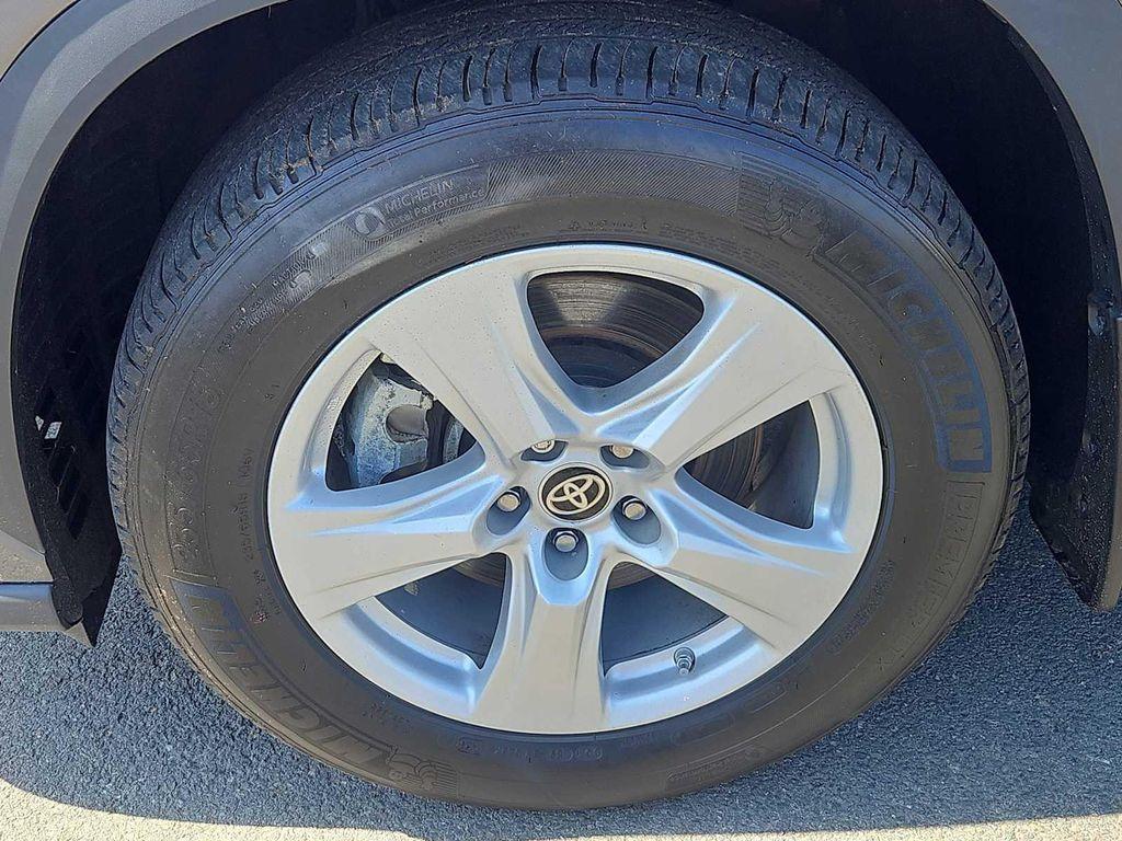 used 2023 Toyota Highlander car, priced at $35,549