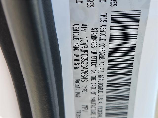 used 2016 Jeep Grand Cherokee car, priced at $14,987