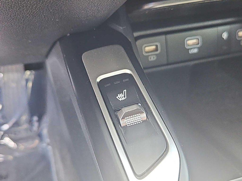 used 2023 Kia Sorento car, priced at $31,877