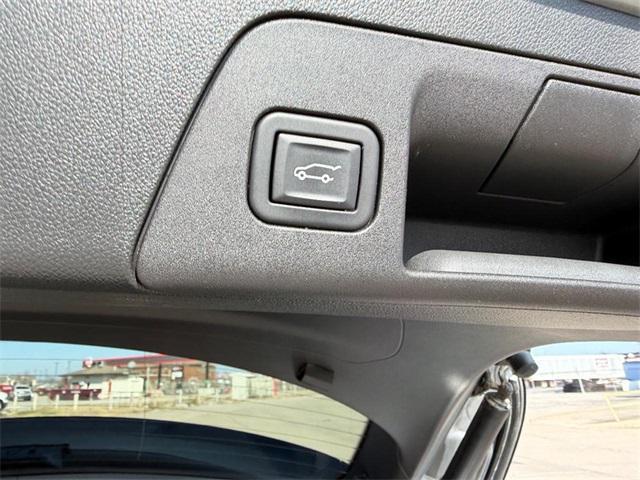 used 2023 Buick Envision car, priced at $30,000