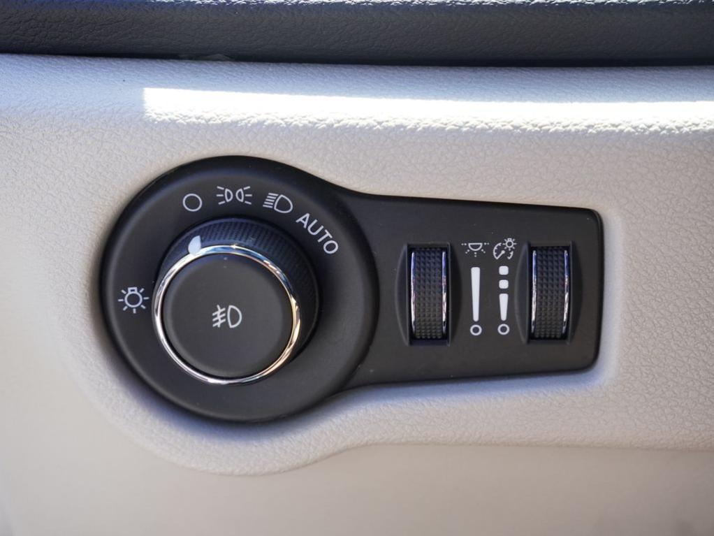 used 2022 Chrysler Pacifica car, priced at $20,083
