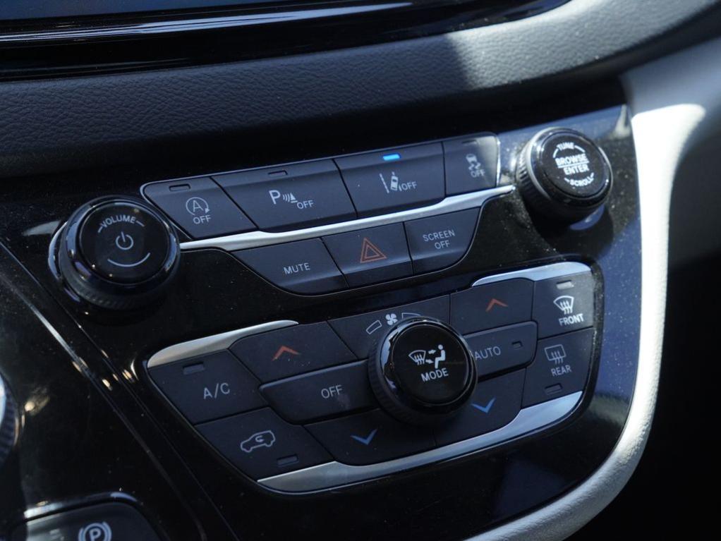 used 2022 Chrysler Pacifica car, priced at $20,083