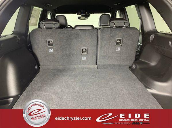 new 2025 Jeep Grand Cherokee car, priced at $42,376