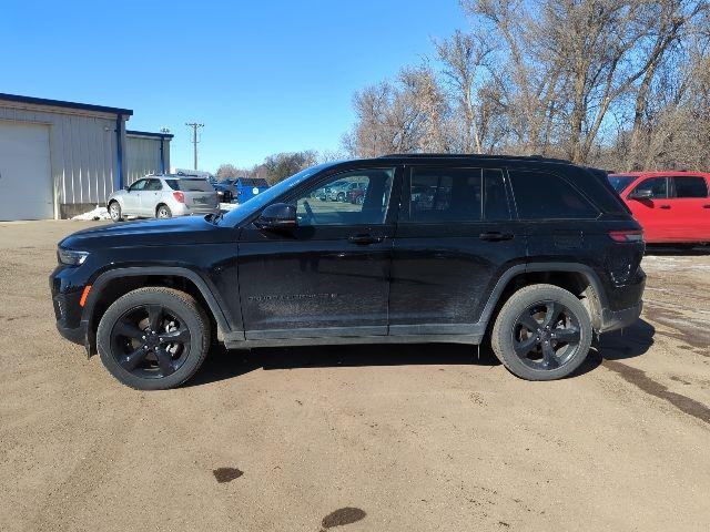 used 2024 Jeep Grand Cherokee car, priced at $31,000