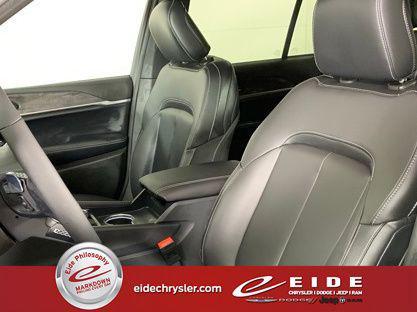 new 2025 Jeep Grand Cherokee car, priced at $44,521