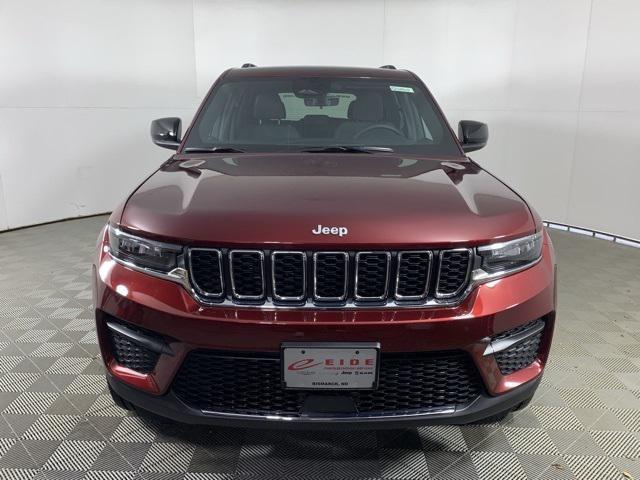 new 2025 Jeep Grand Cherokee car, priced at $35,299
