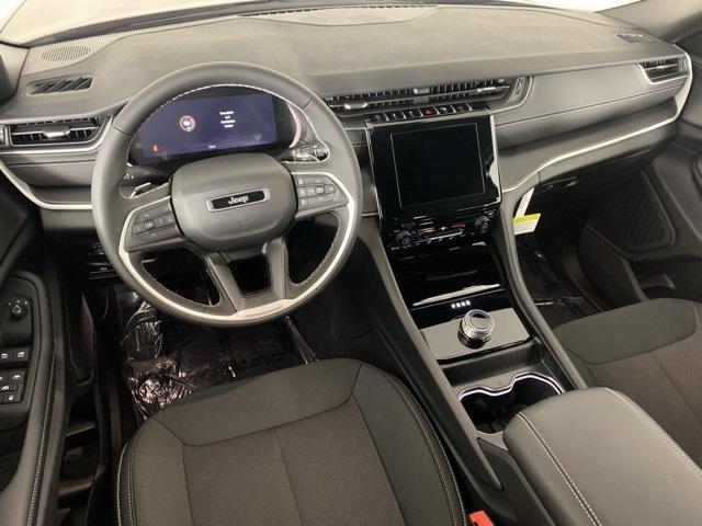 new 2025 Jeep Grand Cherokee car, priced at $35,299