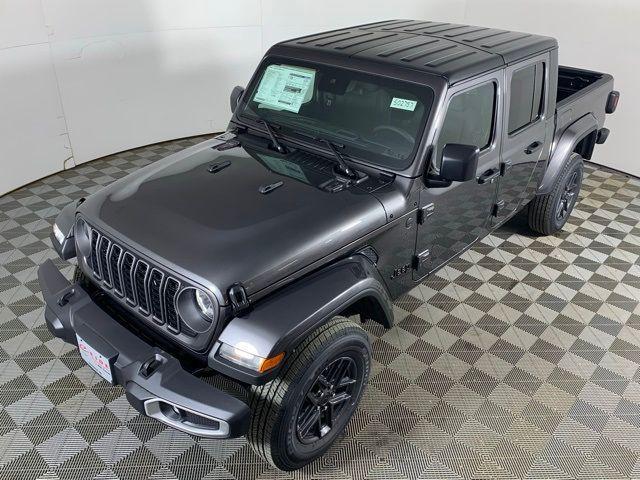 new 2026 Jeep Gladiator car, priced at $39,373