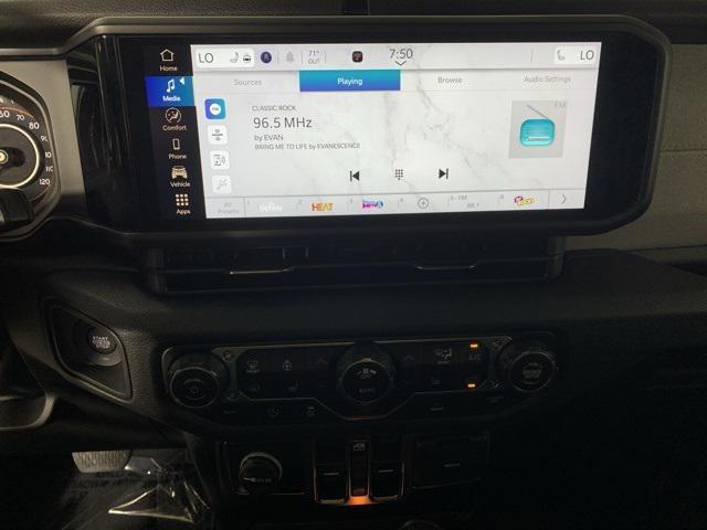 new 2026 Jeep Gladiator car, priced at $45,373