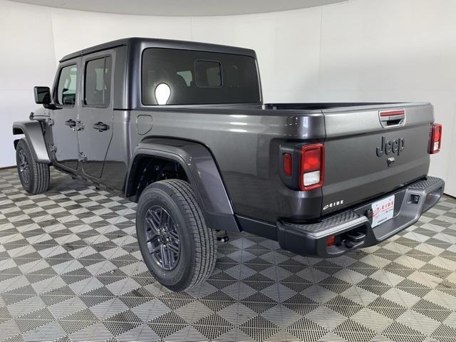 new 2026 Jeep Gladiator car, priced at $45,373