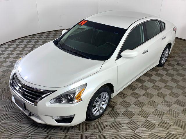 used 2014 Nissan Altima car, priced at $6,000