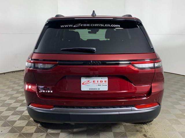 new 2026 Jeep Grand Cherokee car, priced at $47,477