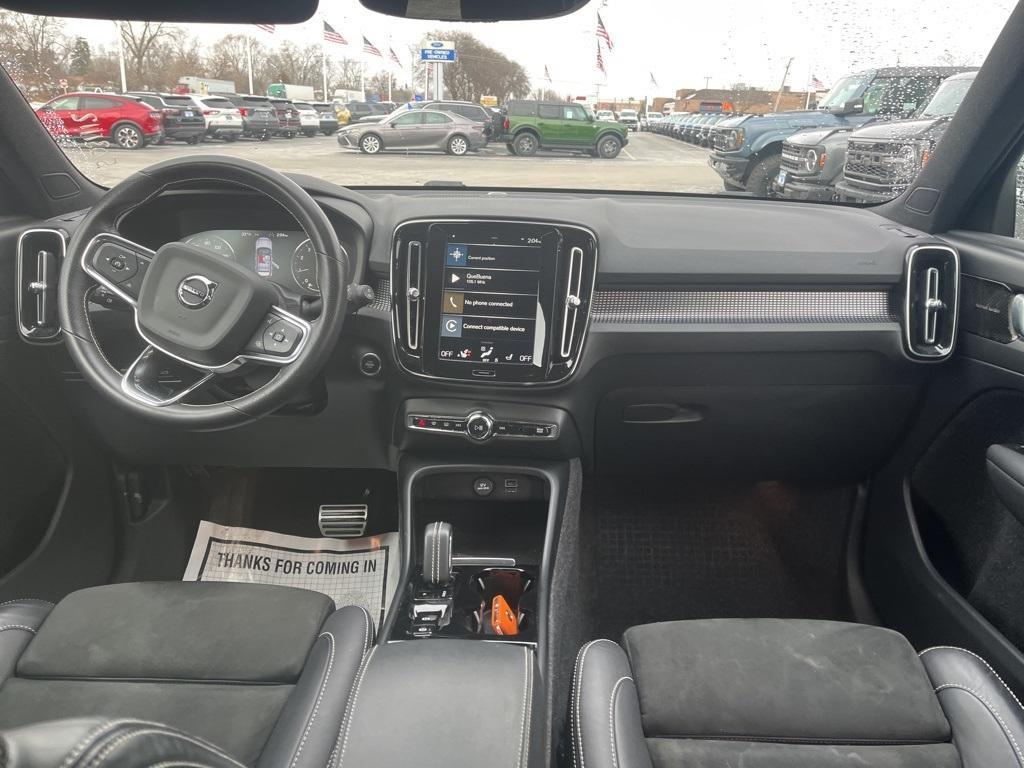 used 2021 Volvo XC40 car, priced at $24,888