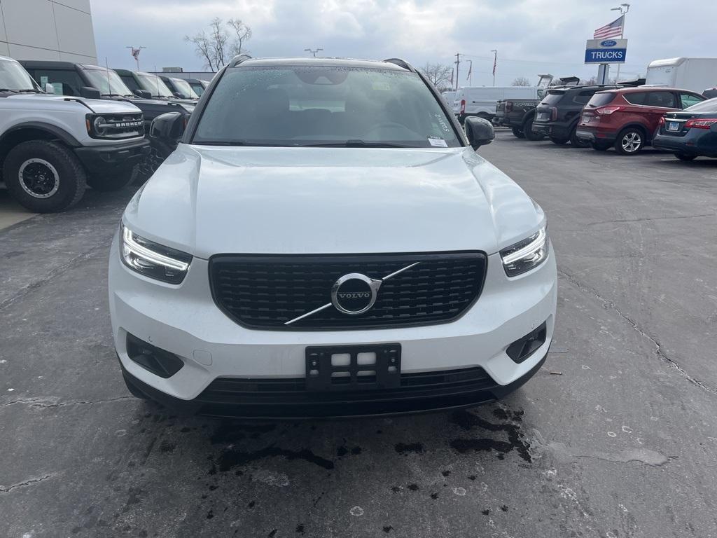used 2021 Volvo XC40 car, priced at $24,888