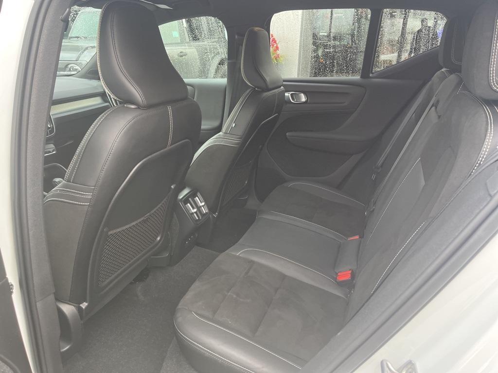 used 2021 Volvo XC40 car, priced at $24,888