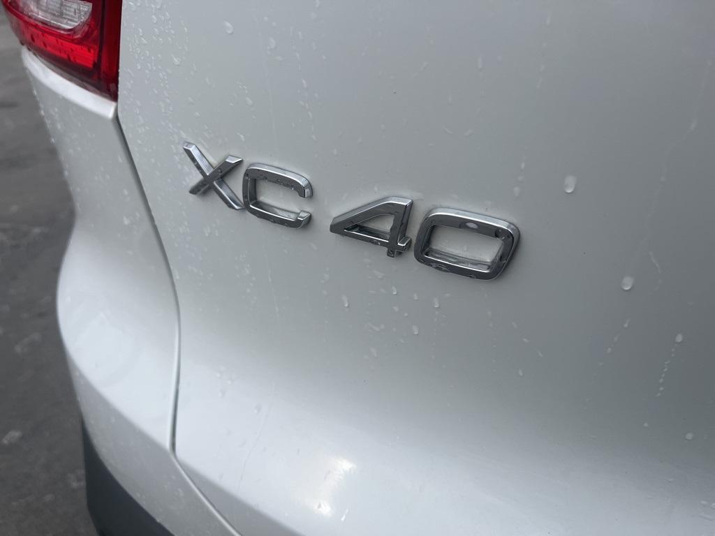 used 2021 Volvo XC40 car, priced at $24,888