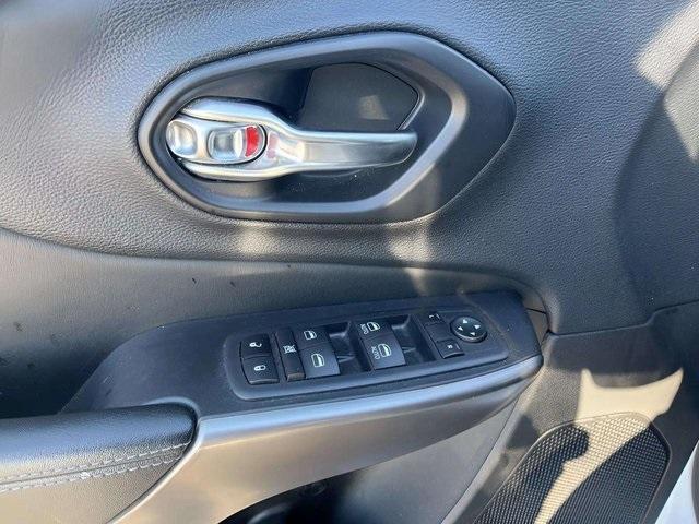 used 2020 Jeep Cherokee car, priced at $13,988