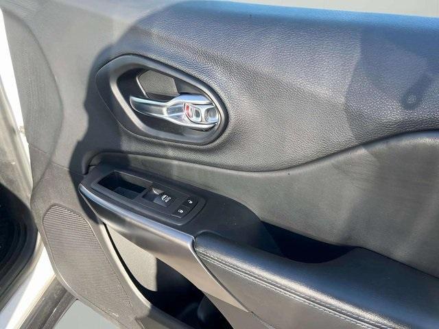 used 2020 Jeep Cherokee car, priced at $13,988