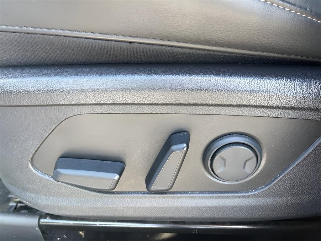 used 2022 Kia Sorento car, priced at $24,888