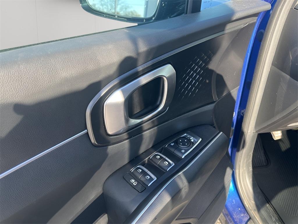 used 2022 Kia Sorento car, priced at $24,888