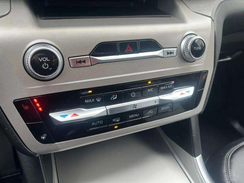 used 2023 Ford Explorer car, priced at $33,159