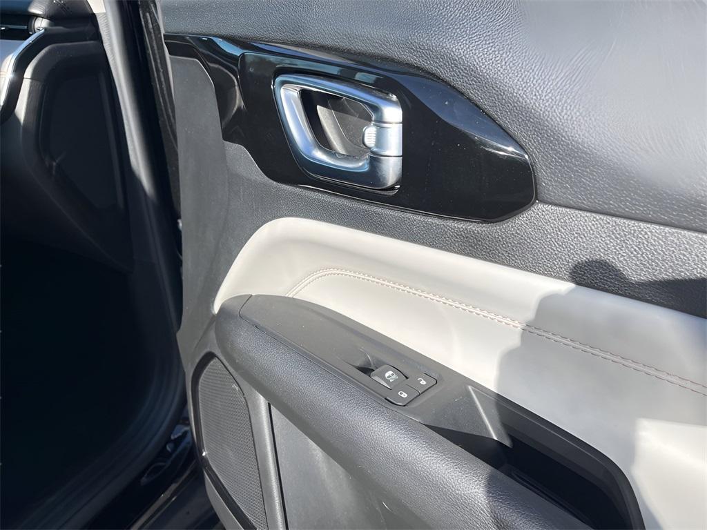 used 2022 Jeep Compass car, priced at $21,288