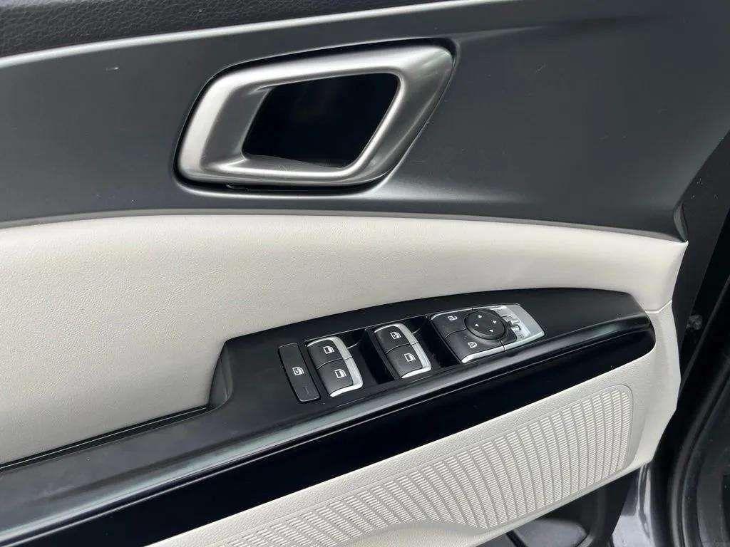 used 2024 Kia Carnival car, priced at $32,349