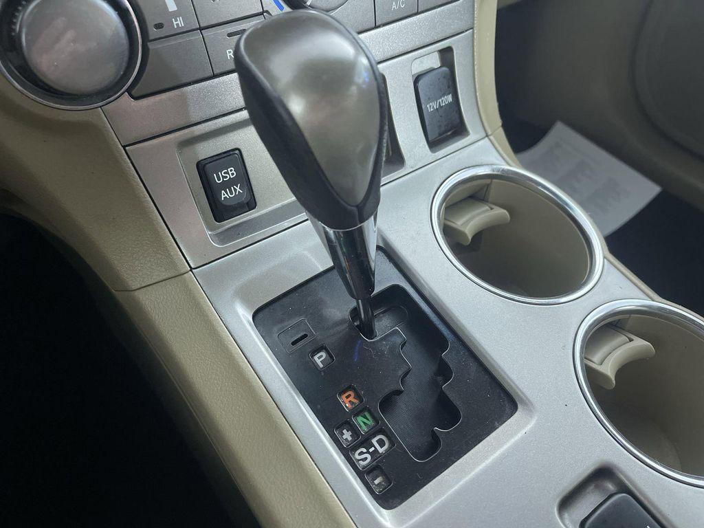 used 2013 Toyota Highlander car, priced at $8,900