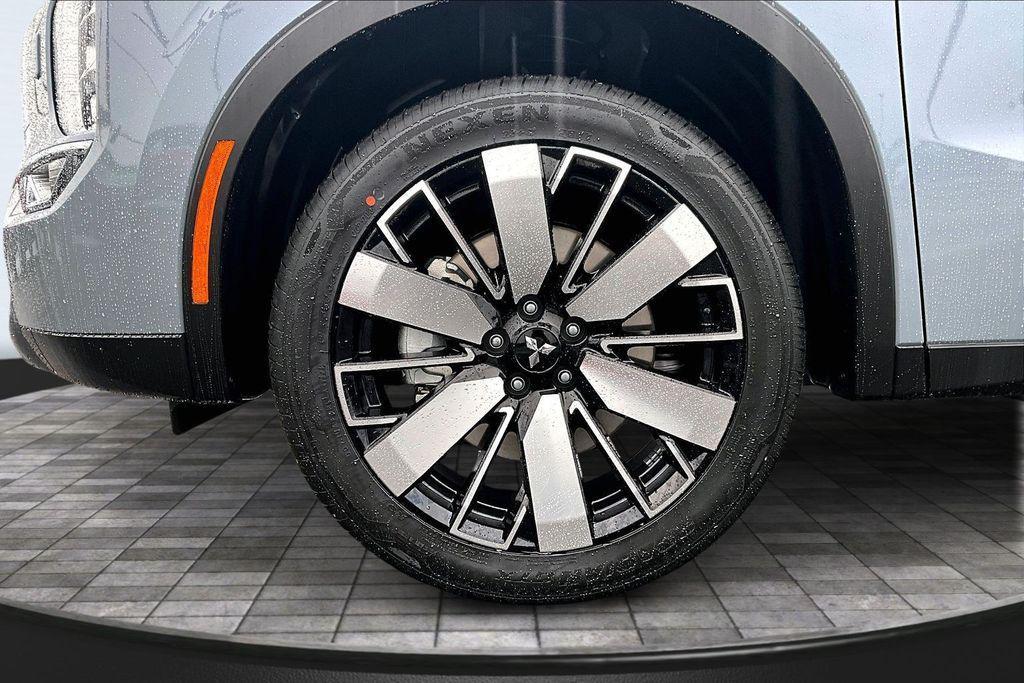 new 2026 Mitsubishi Outlander car, priced at $35,498