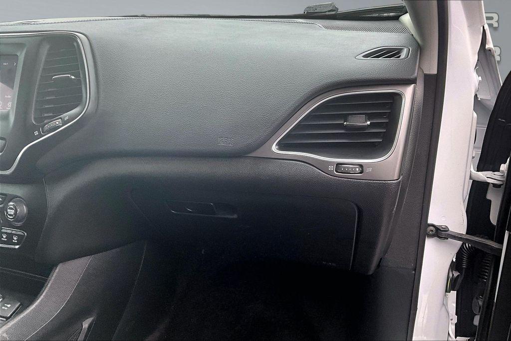 used 2019 Jeep Cherokee car, priced at $15,500