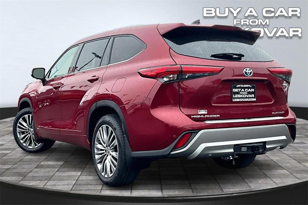 used 2022 Toyota Highlander Hybrid car, priced at $41,998