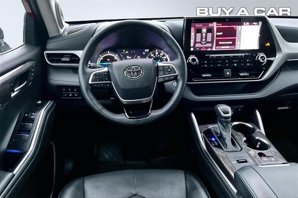 used 2022 Toyota Highlander Hybrid car, priced at $41,998