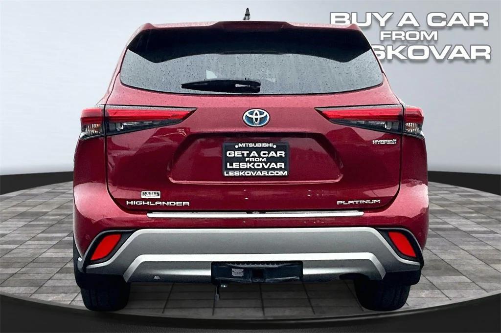 used 2022 Toyota Highlander Hybrid car, priced at $41,998