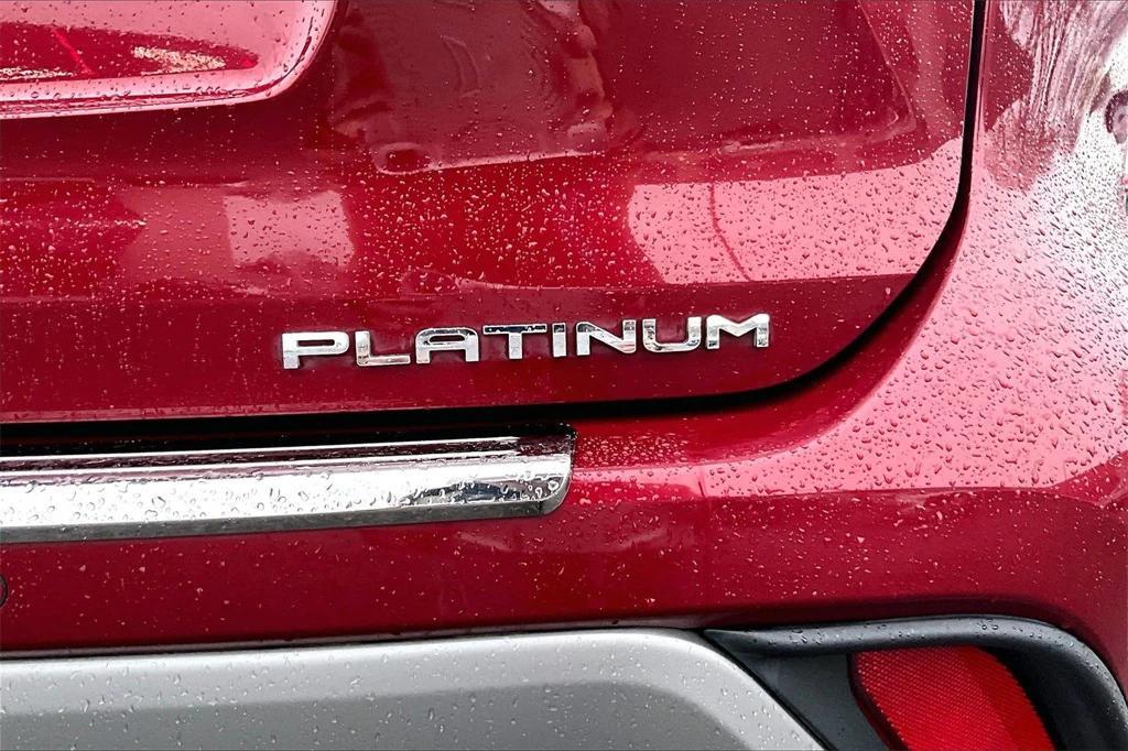 used 2022 Toyota Highlander Hybrid car, priced at $41,998