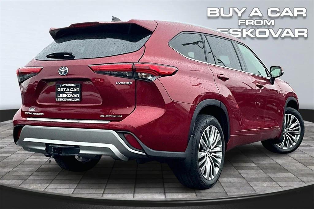 used 2022 Toyota Highlander Hybrid car, priced at $41,998