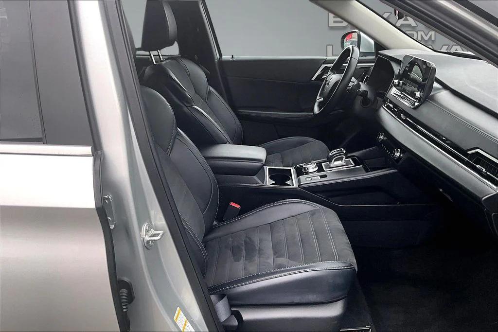 used 2024 Mitsubishi Outlander car, priced at $21,998