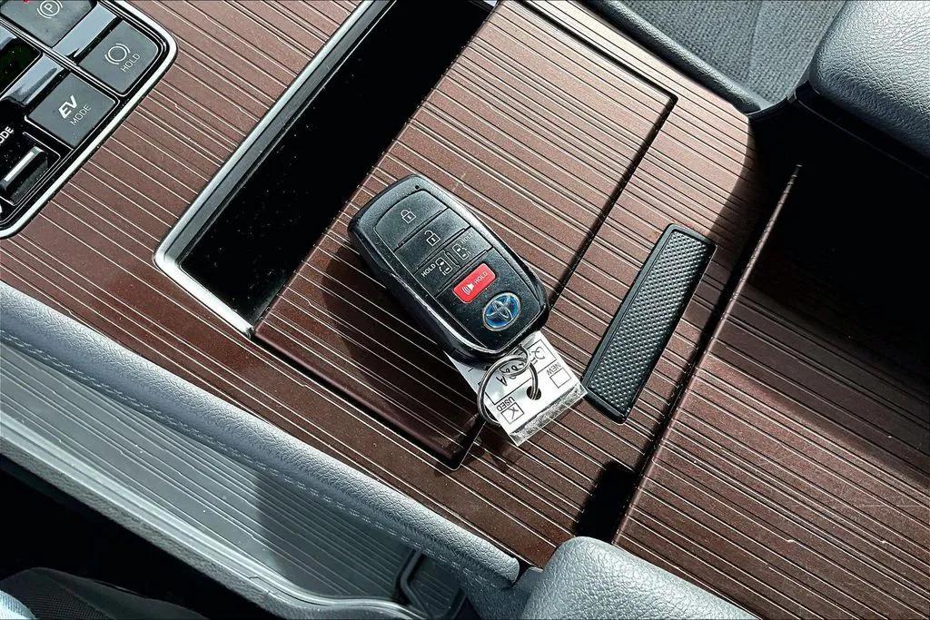used 2022 Toyota Sienna car, priced at $29,998
