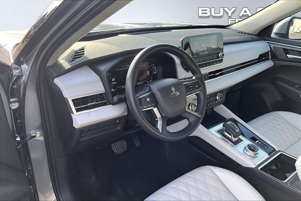 used 2024 Mitsubishi Outlander car, priced at $26,998