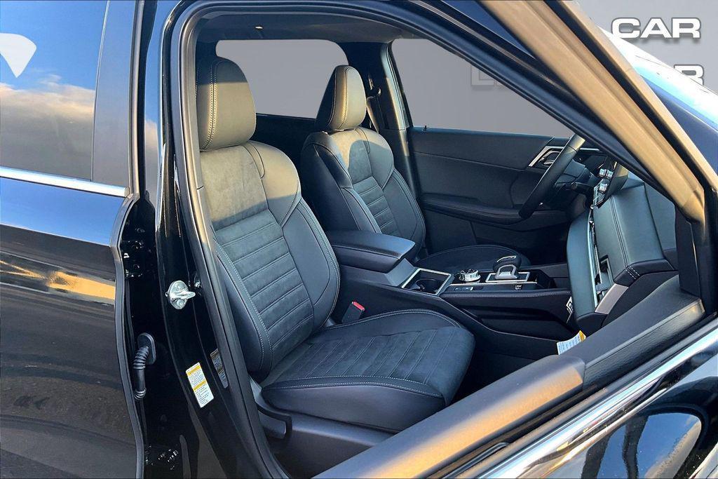 new 2025 Mitsubishi Outlander PHEV car, priced at $44,498