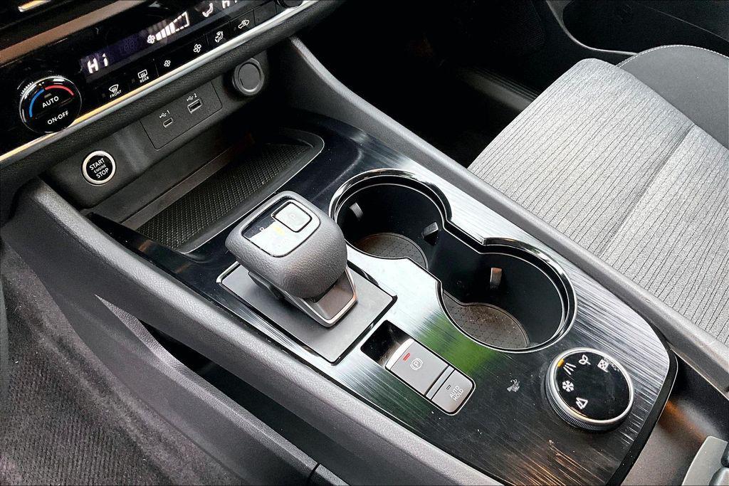 used 2023 Nissan Rogue car, priced at $21,998