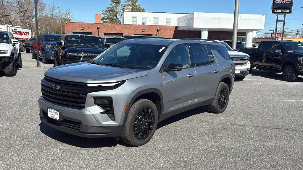 used 2024 Chevrolet Traverse car, priced at $35,999