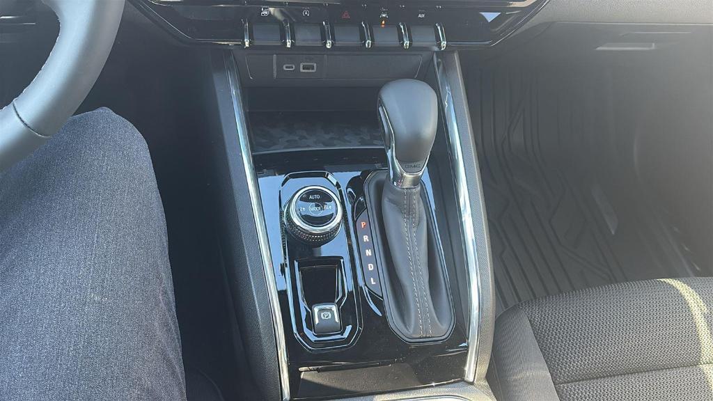 new 2026 GMC Canyon car, priced at $45,140