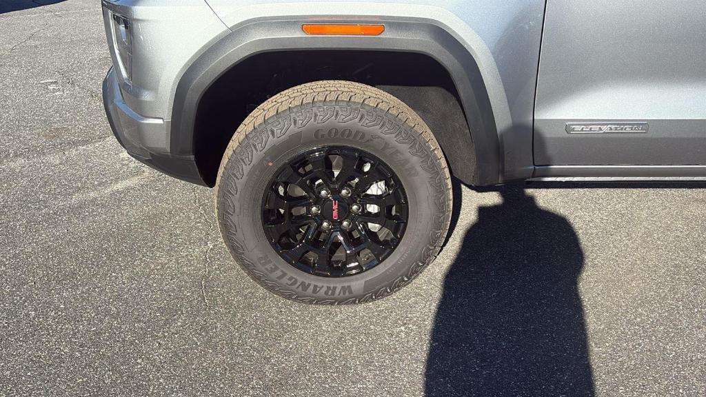 new 2026 GMC Canyon car, priced at $45,140