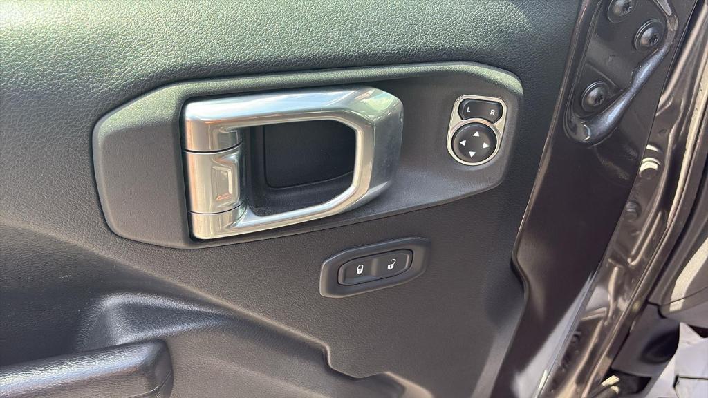 used 2021 Jeep Wrangler Unlimited car, priced at $35,495